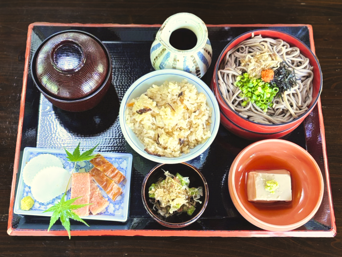 飲食